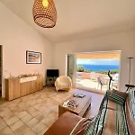A Nepita Splendide Vue Avec Piscine *