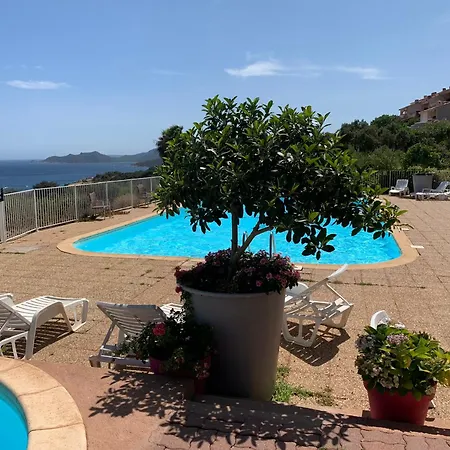 A Nepita Splendide Vue Avec Piscine Σπίτι διακοπών *