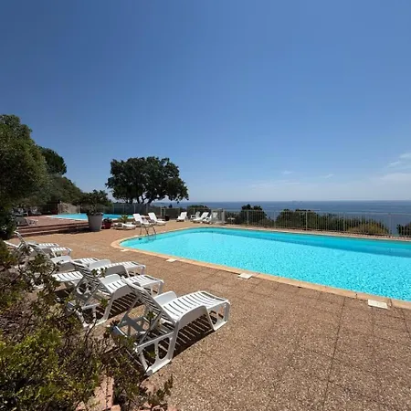 Сasa de vacaciones A Nepita Splendide Vue Avec Piscine