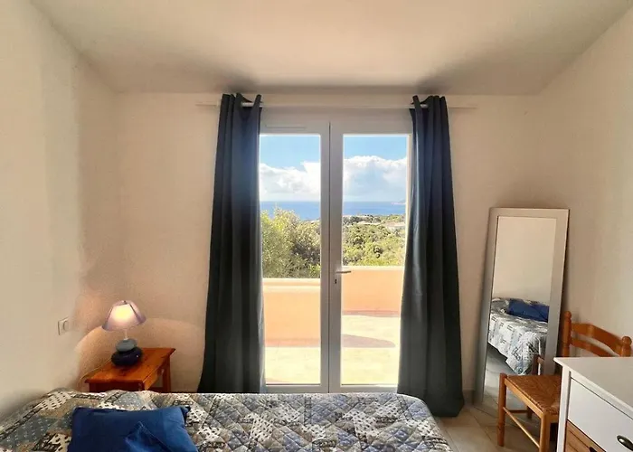 A Nepita Splendide Vue Avec Piscine