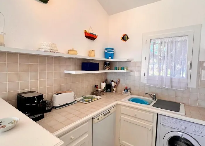 A Nepita Splendide Vue Avec Piscine Feriehus *